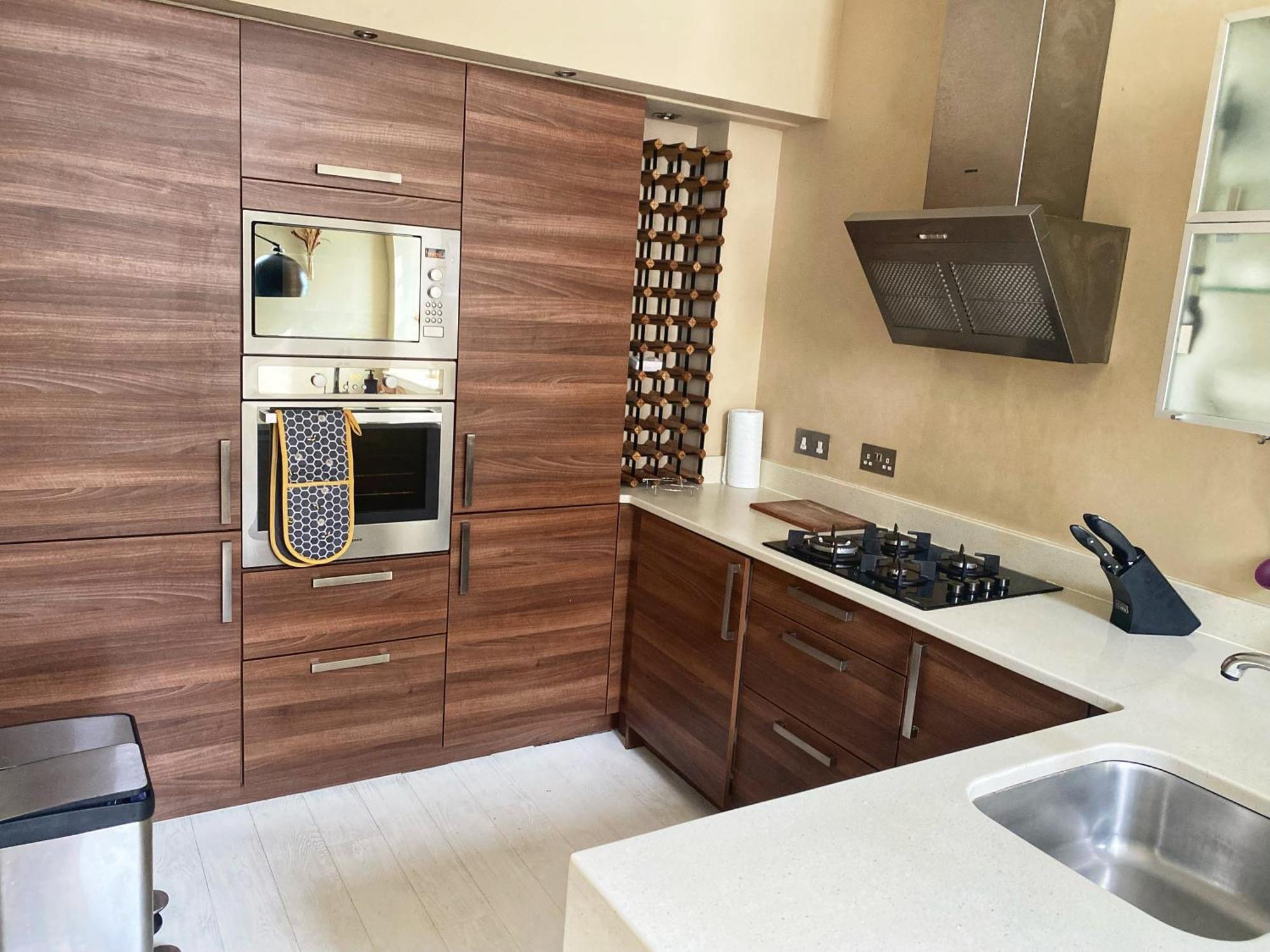 Central, 2 Bed Town House With Free Parking By Lains Lettings * Aberdeen