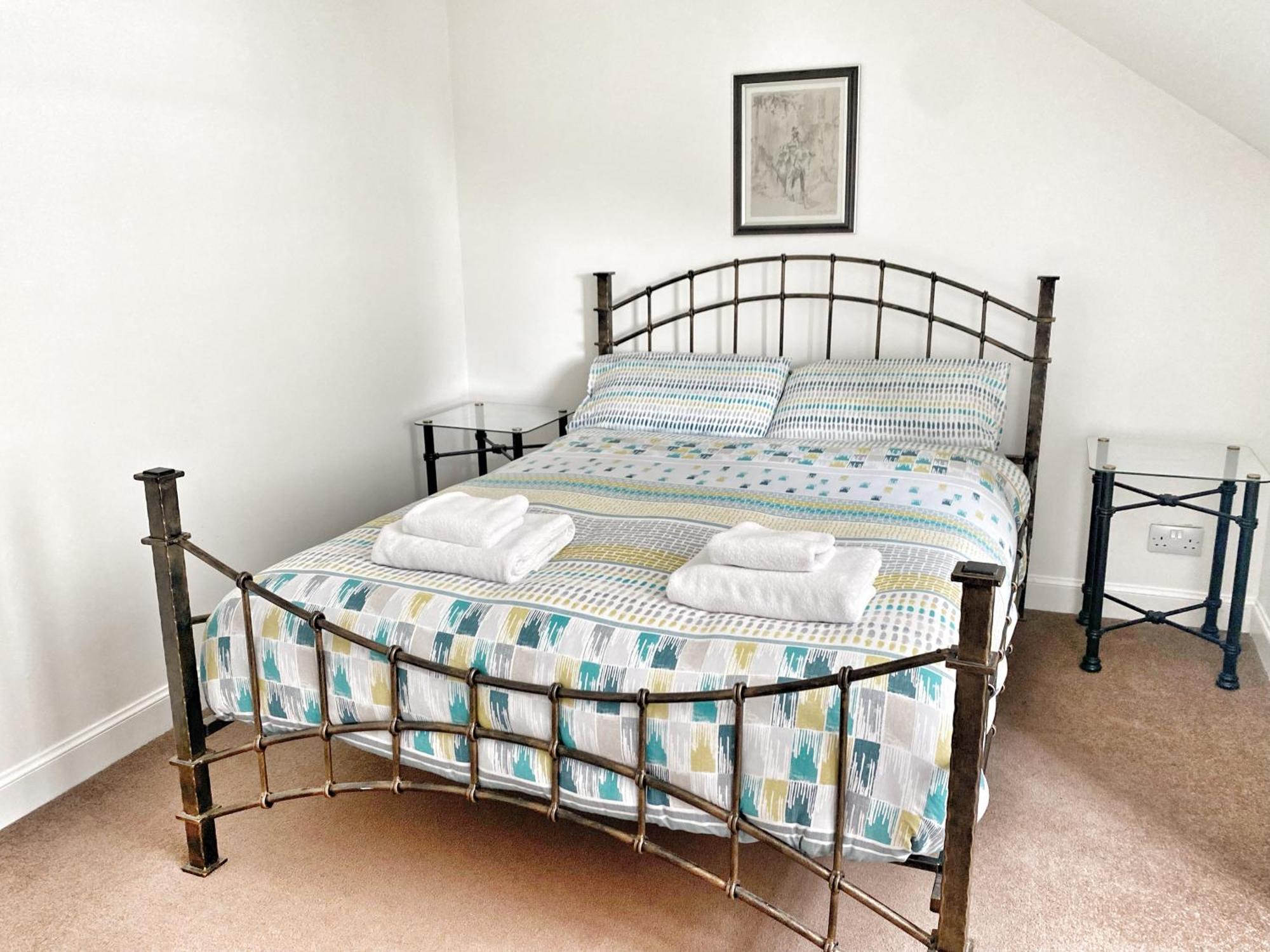 Central, 2 Bed Town House With Free Parking By Lains Lettings * Aberdeen